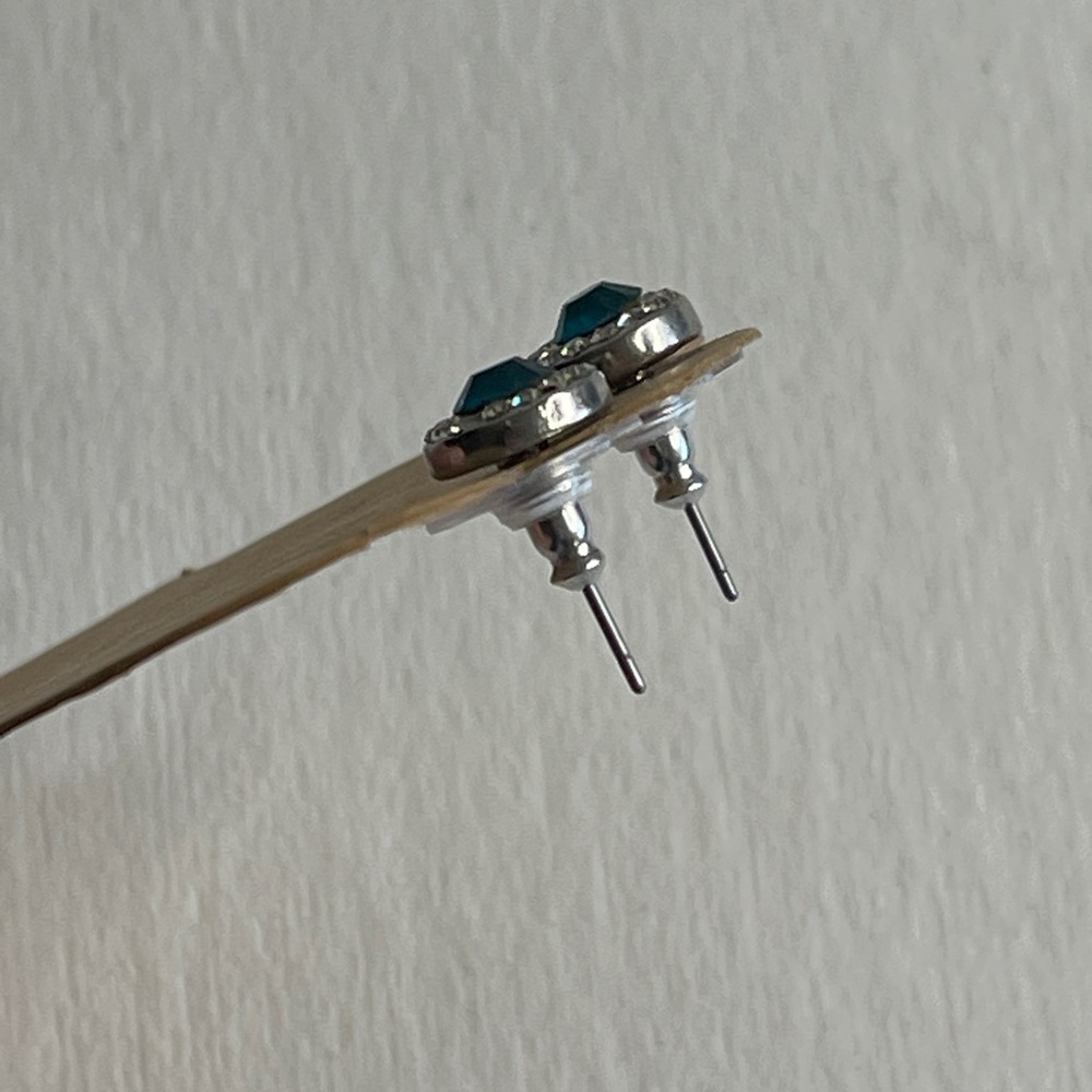 NWT Silver and Teal Stud Earrings - Picture 6 of 6